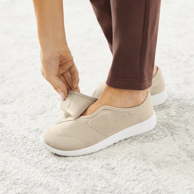 Women's Dorothy Sneaker, , large