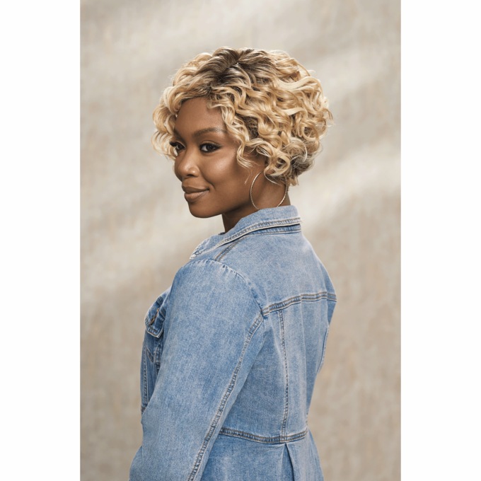 Sandra Wig, Brown Blonde, large