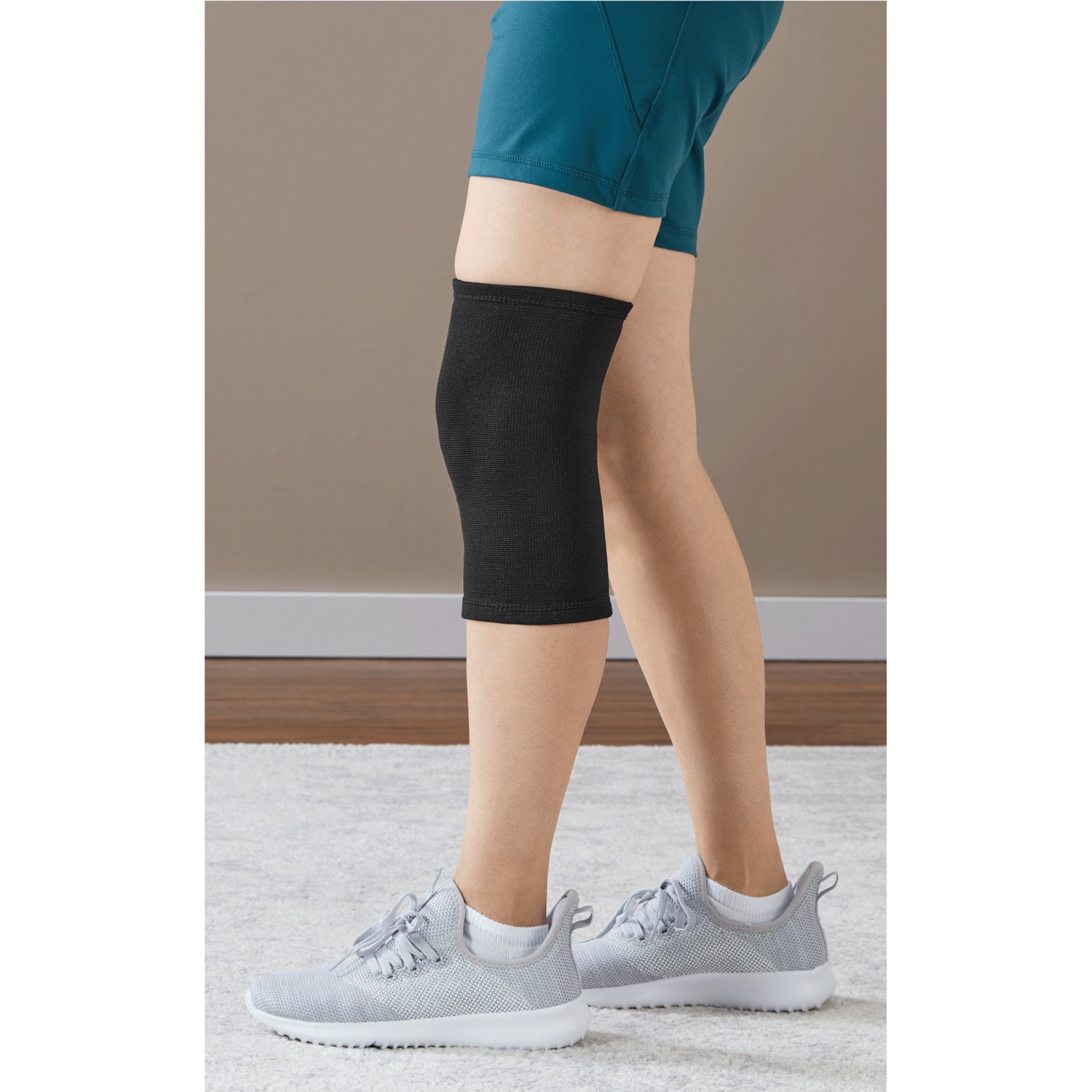 Capsaicin-Infused Pain Relieving Knee Sleeve | Dr. Leonard's